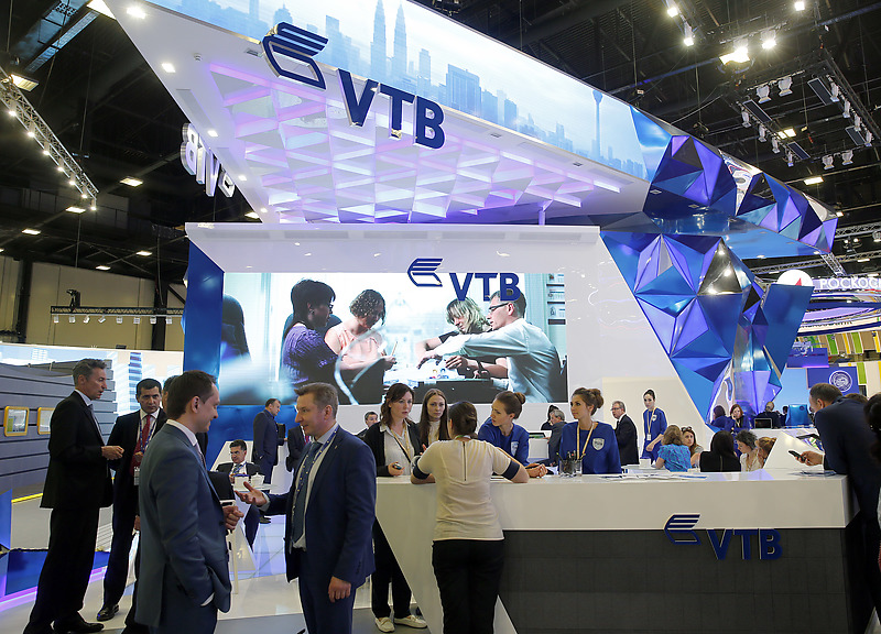 Стенд "Банк ВТБ" на ХХ Петербургском международном экономическом форуме 2016