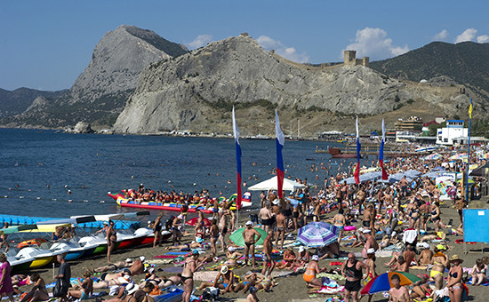Центральный пляж в Судаке, Крым