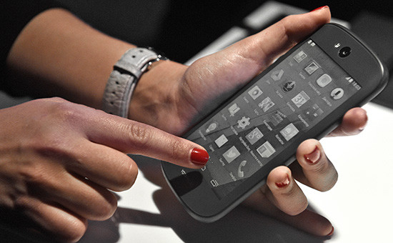 Смартфон YotaPhone 2