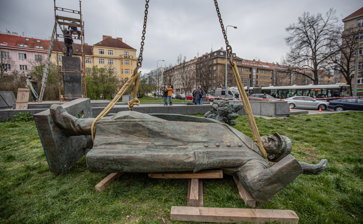 МИД Чехии осудил уголовное дело в России за снос памятника Коневу в Праге