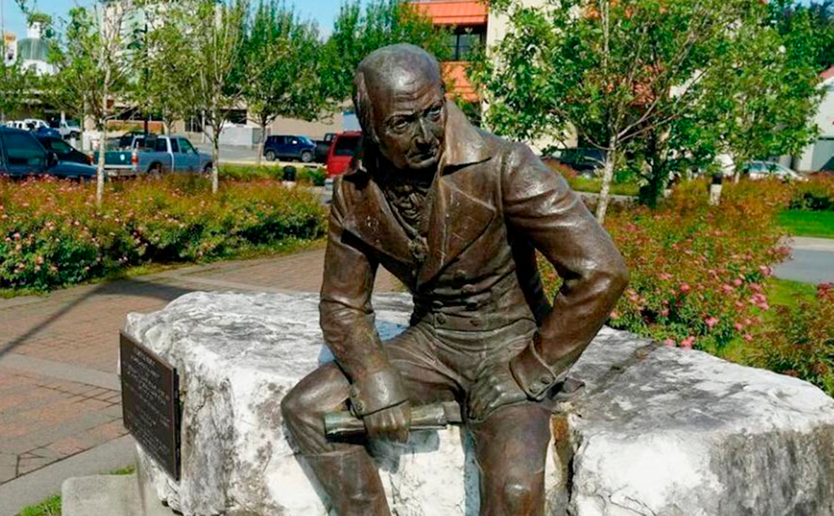 Памятник Александру Баранову