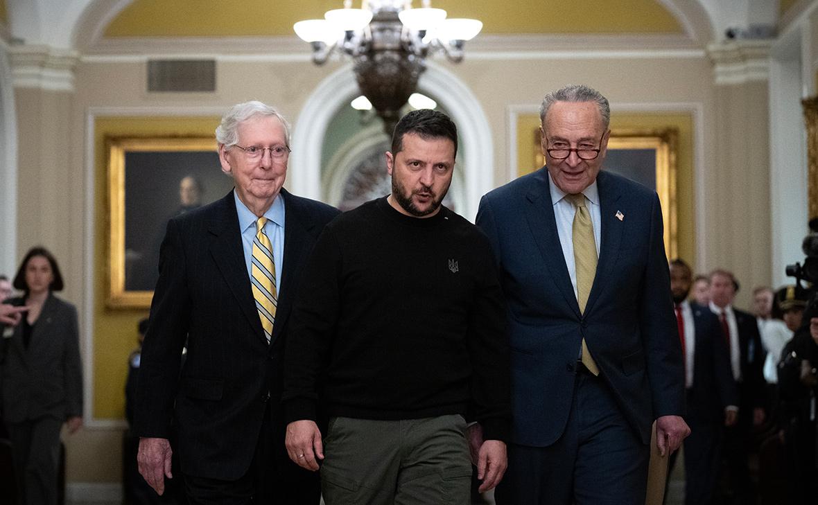 Митч Макконнелл, Владимир Зеленский и Чак Шумер (слева направо)