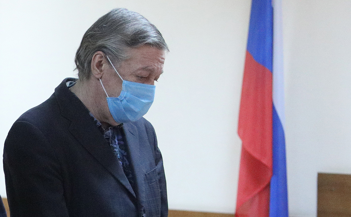 Михаил Ефремов во время оглашения приговора в Пресненском районном суде