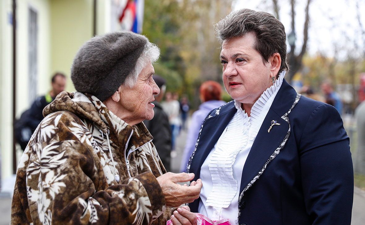 Светлана Орлова (справа)