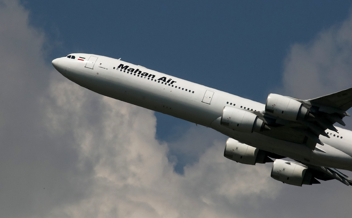 Самолет компании Mahan Air