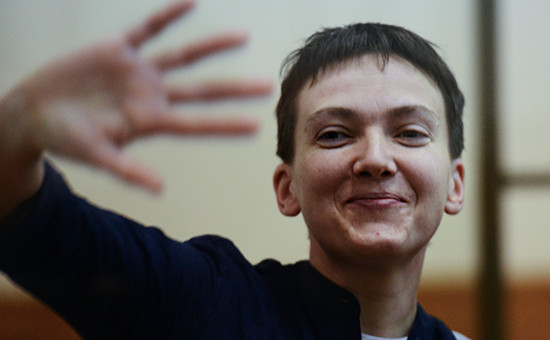 Украинская летчица Надежда Савченко во время оглашения приговора в Донецком суде, 21 марта 2016 года.