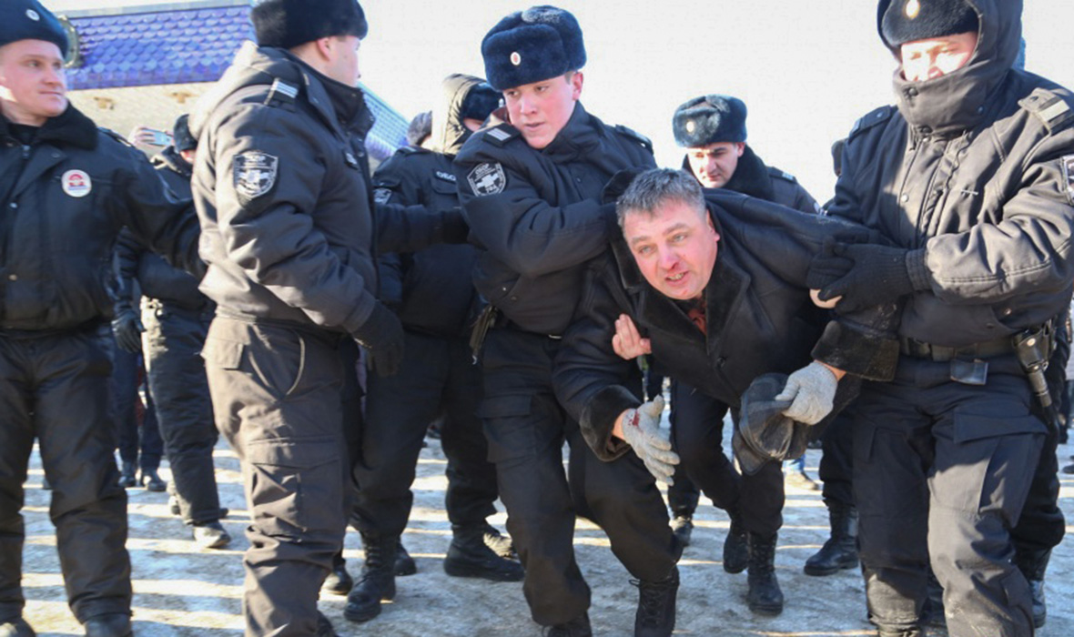 На «Забастовках избирателей» в России задержали 350 человек