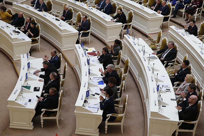 Депутаты петербургского парламента 