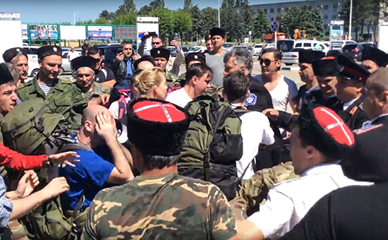 Во время нападения на команду Фонда борьбы с коррупцией Алексея Навального около аэропорта Анапы