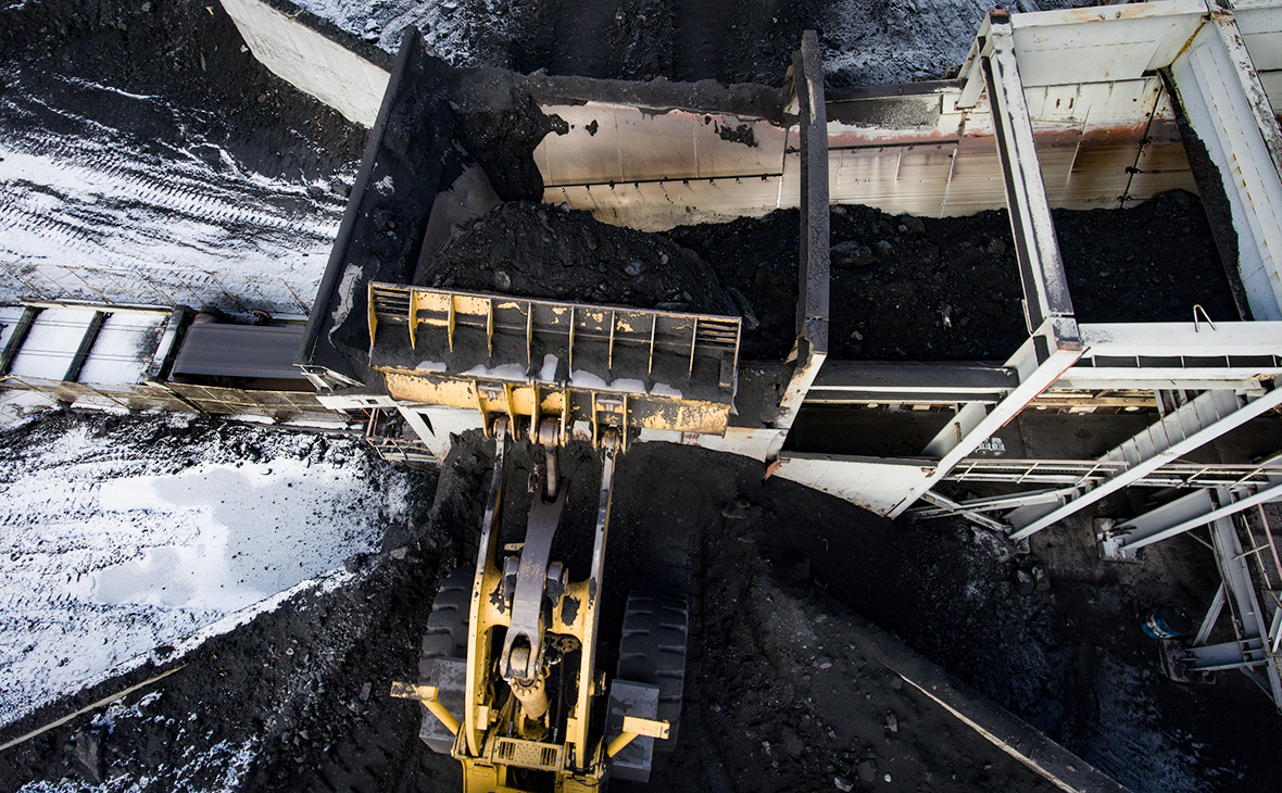 Добыча угля на угольном разрезе компании «Кузбассразрезуголь»
