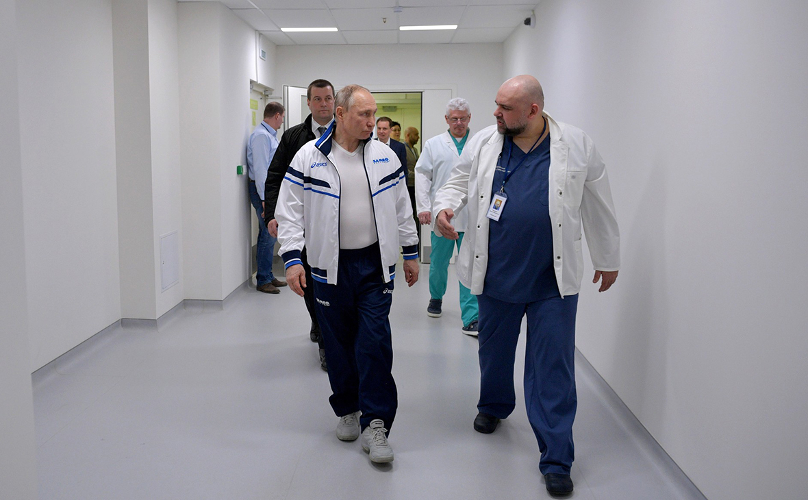 Владимир Путин и Денис Проценко (справа)