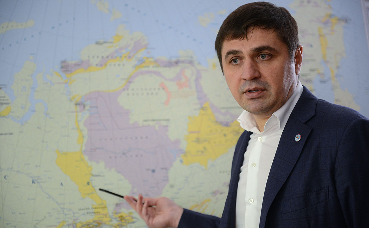 Александр Исаев