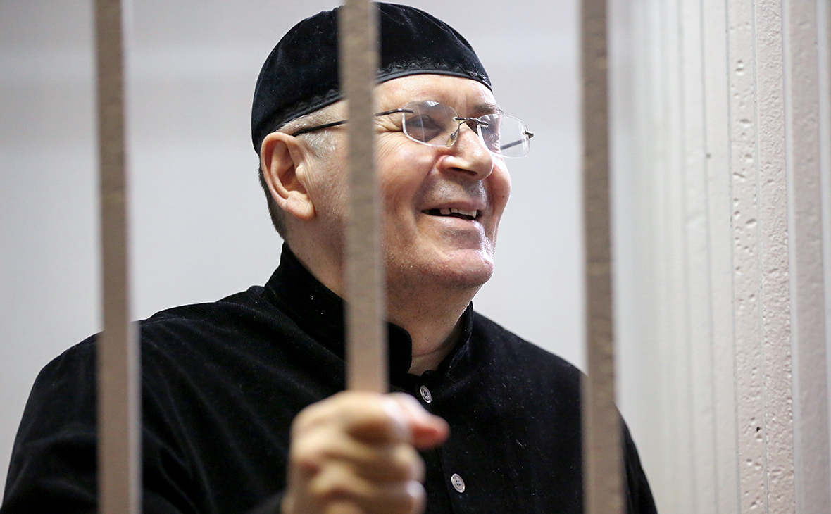 Оюб Титиев