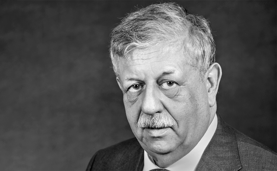 Михаил Борисов