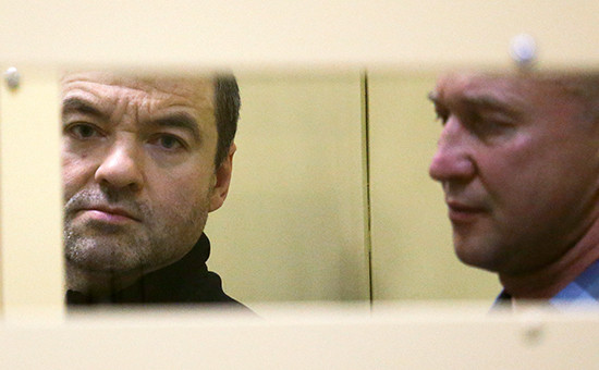 Оглашение приговора членам ореховской преступной группировки в Мособлсуде 23 октября 2014 года. Дмитрий Белкин (слева)