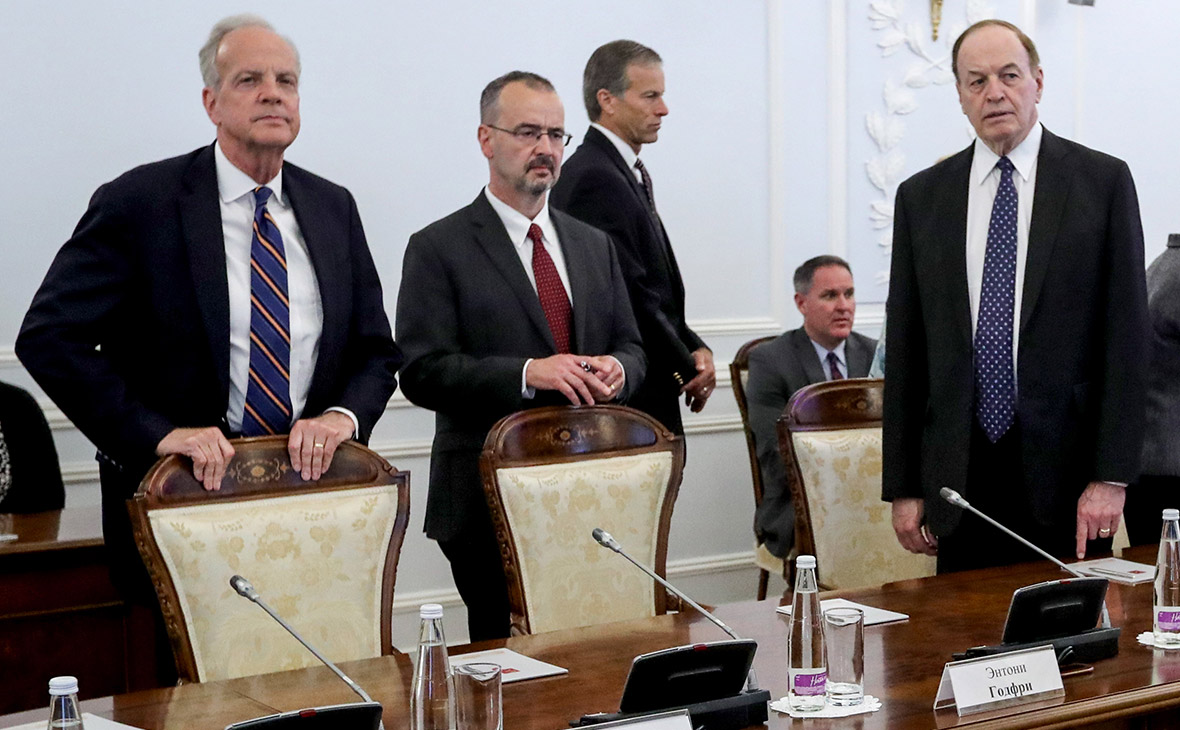 Слева направо: Джерри Моран, Энтони Годфри, Джон Тун и Ричард Шелби ​во время встречи с Георгием Полтавченко