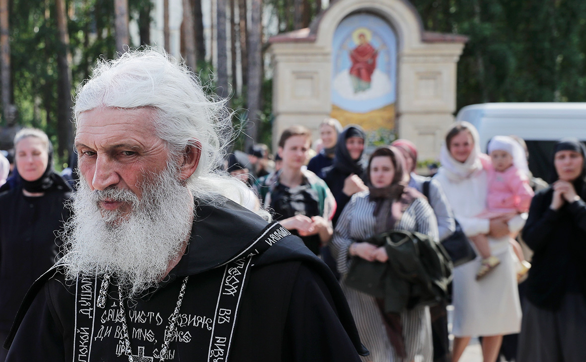 Схиигумен Сергий (Николай Романов) на территории Среднеуральского женского монастыря