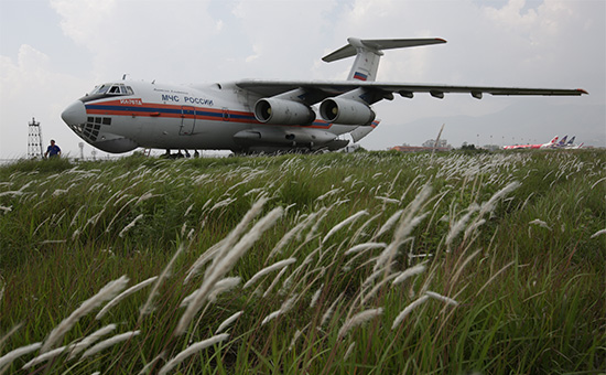 Самолет МЧС Ил-76