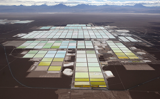 Рудник по добыче лития в пустыне Атакама, Чили


