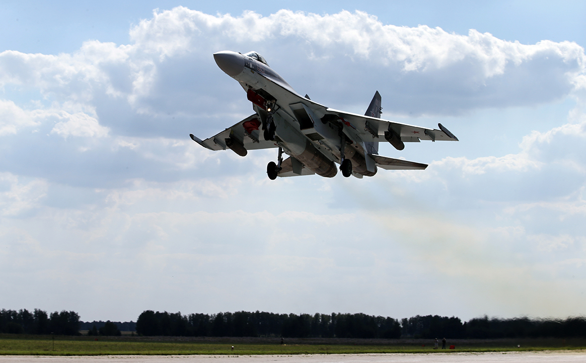 Самолет Су-35