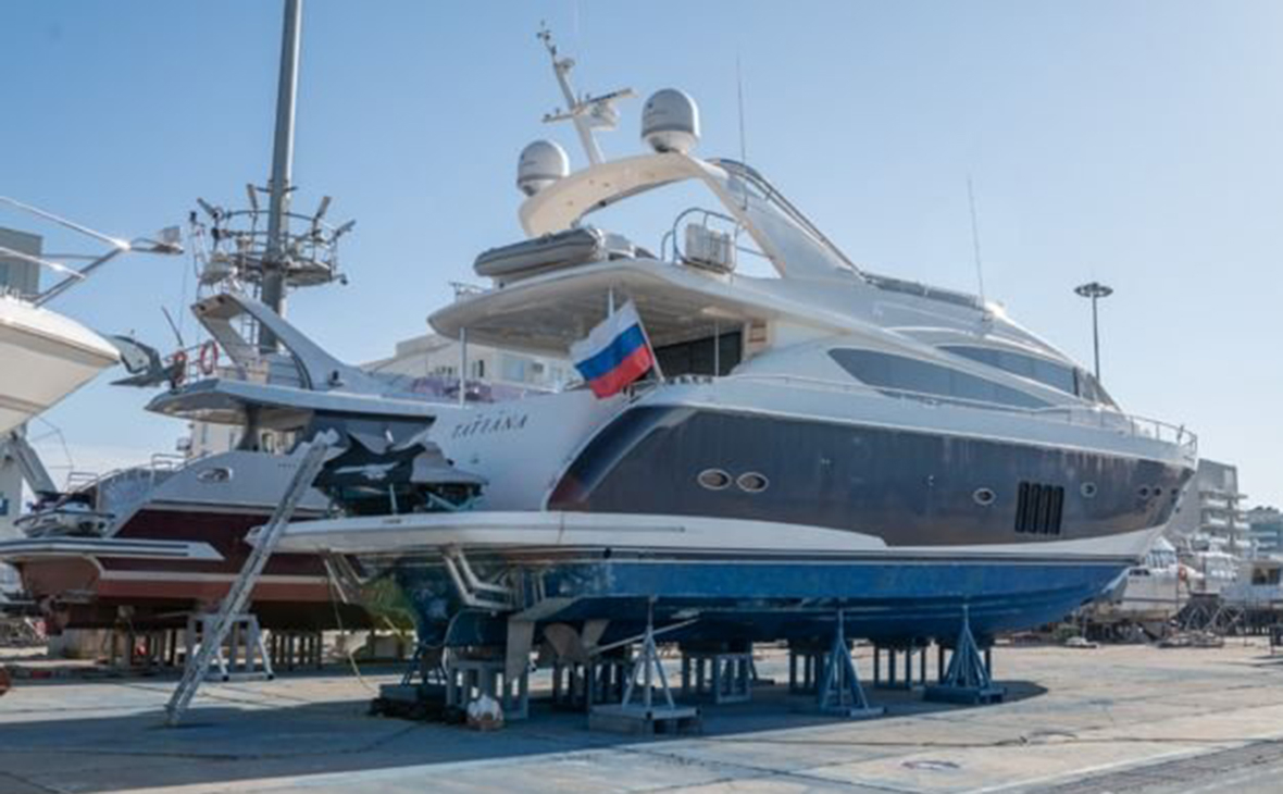 Яхта Princess 85MY