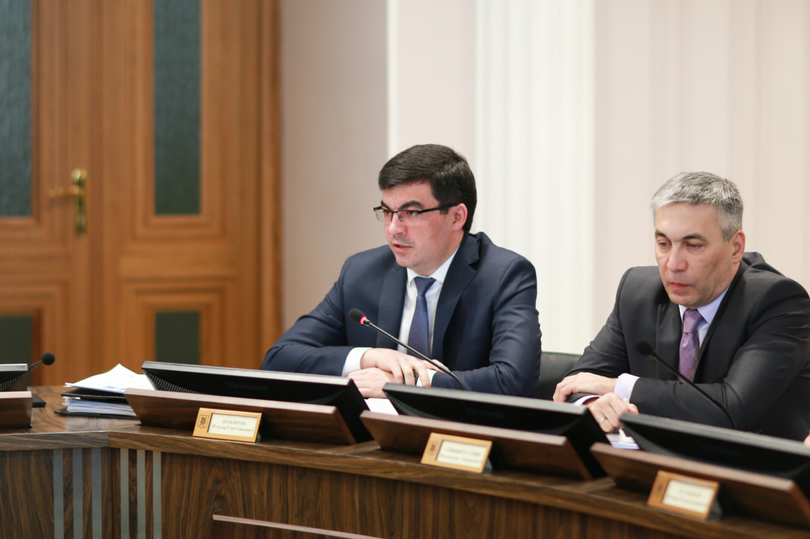 замруководителя исполкома Казани Ильдар Шакиров (слева)