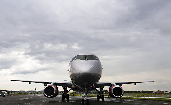 Самолет Sukhoi Superjet 100