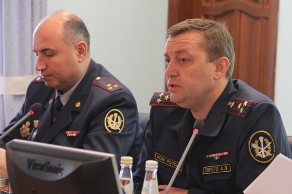 Андрей Попето — справа