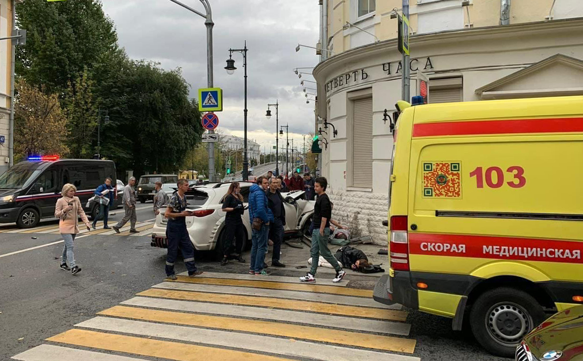 Полиция задержала водителя Infiniti после ДТП в центре Москвы :: Общество  :: РБК