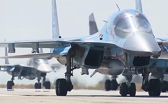 Многофункциональные бомбардировщики Су-34 ВКС России