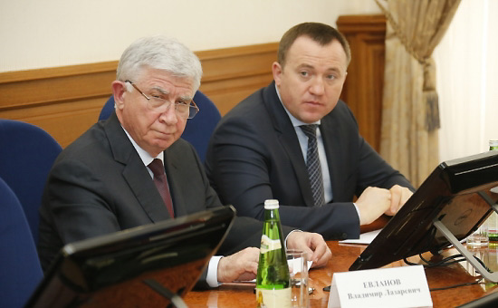 Юрий Гриценко (справа)