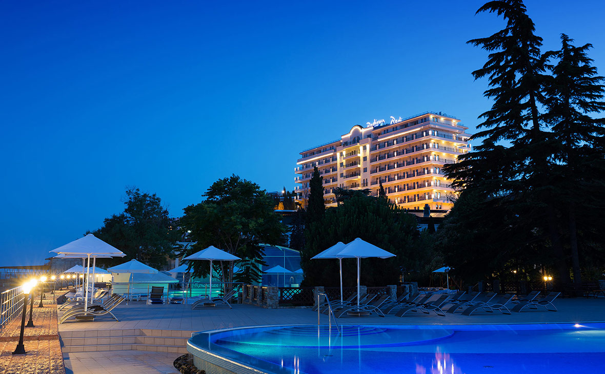 Корпус отеля ​Riviera Sunrise Resort & Spa


