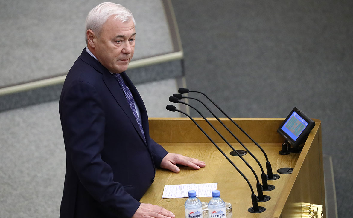 Анатолий Аксаков