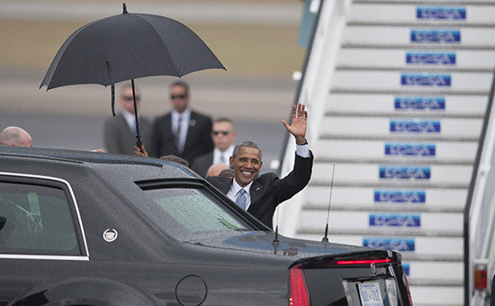 Президент США Барак Обама в международном аэропорту в Гаване


