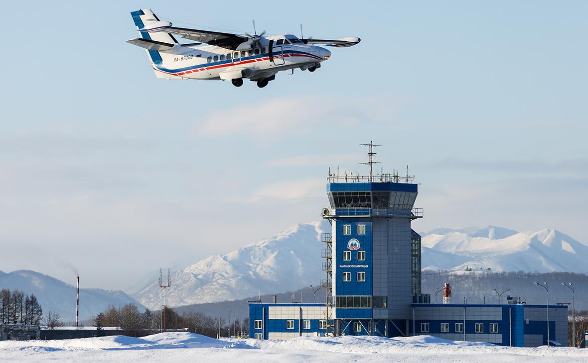 Самолет L-410 авиакомпании «Камчатское авиационное предприятие» в международном аэропорту Петропавловск-Камчатский Елизово