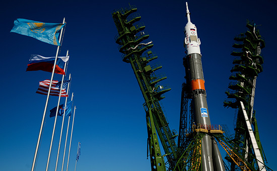 Ракета-носитель «Союз-ФГ» на стартовой площадке космодрома «Байконур». Октябрь 2016 года