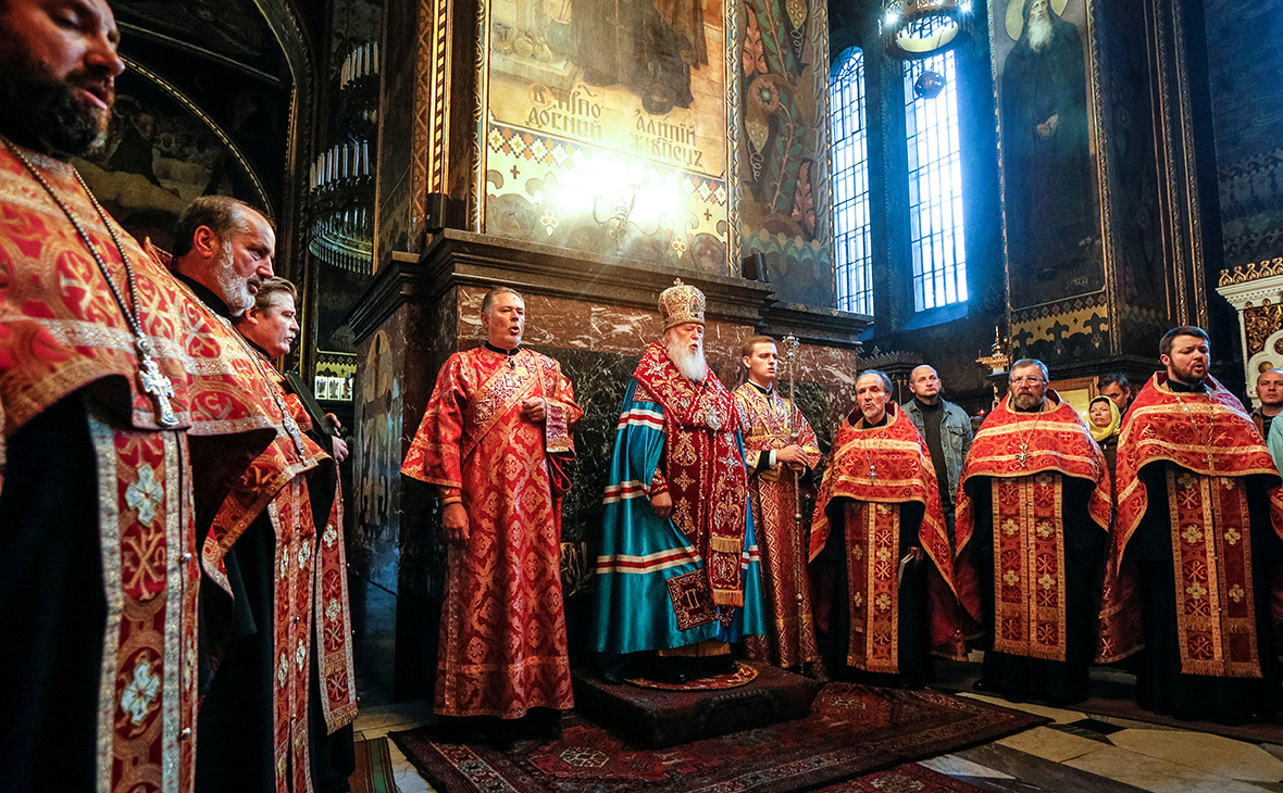 Глава Украинской православной церкви Киевского патриархата Филарет (в центре)