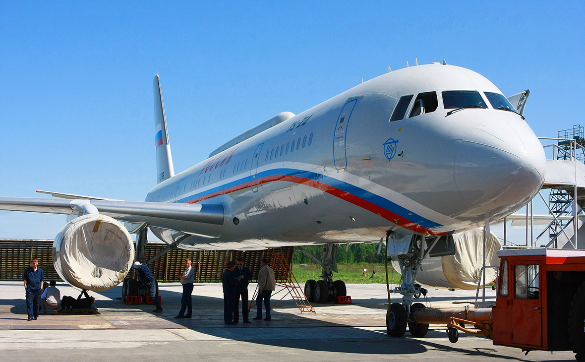 Самолет Ту-214