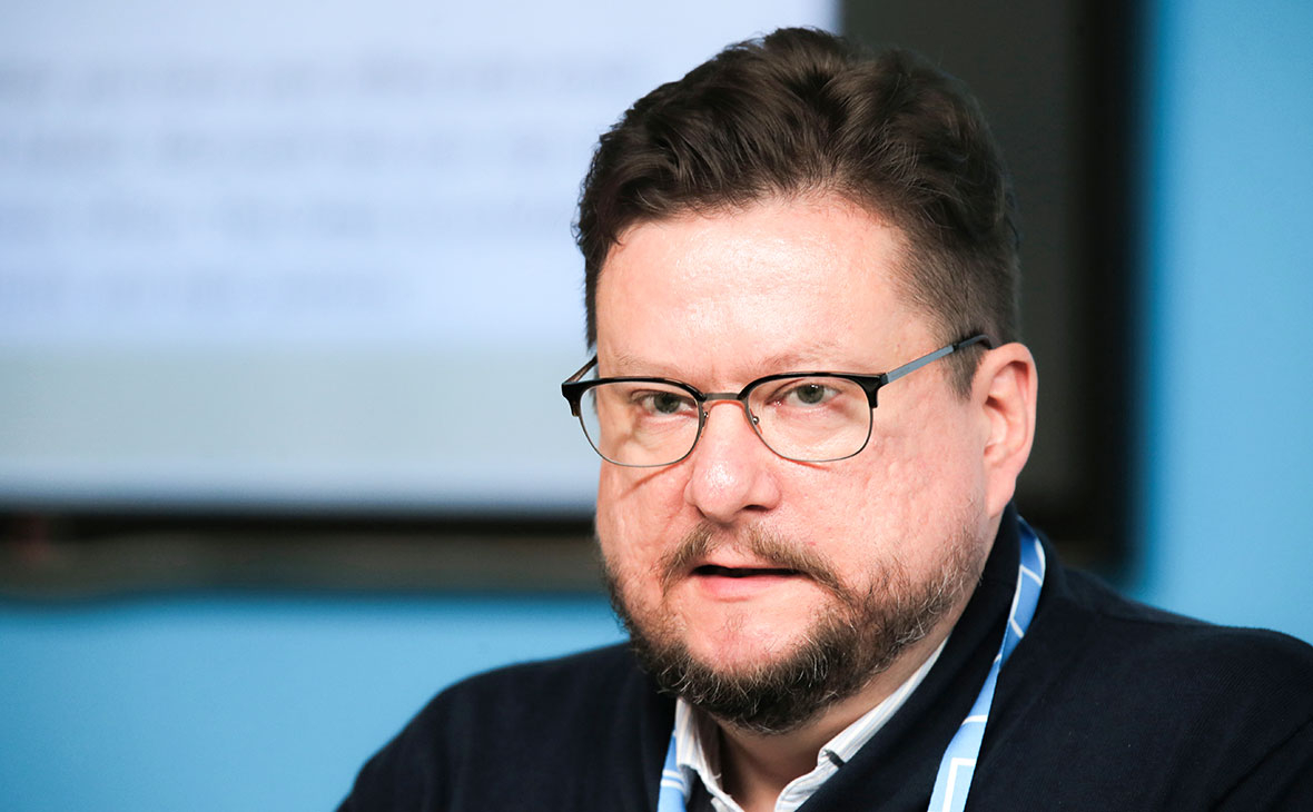 Дмитрий Комиссаров