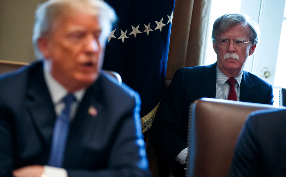 Дональд Трамп (слева) и Джон Болтон
