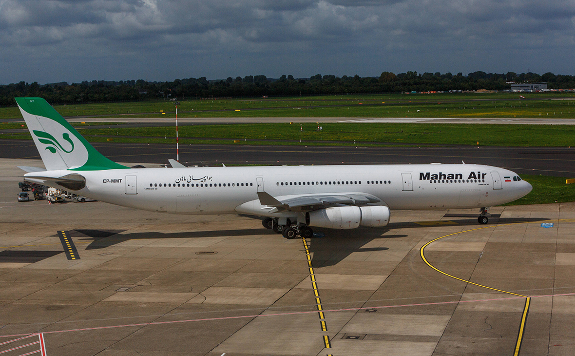 Самолет компании Mahan Air