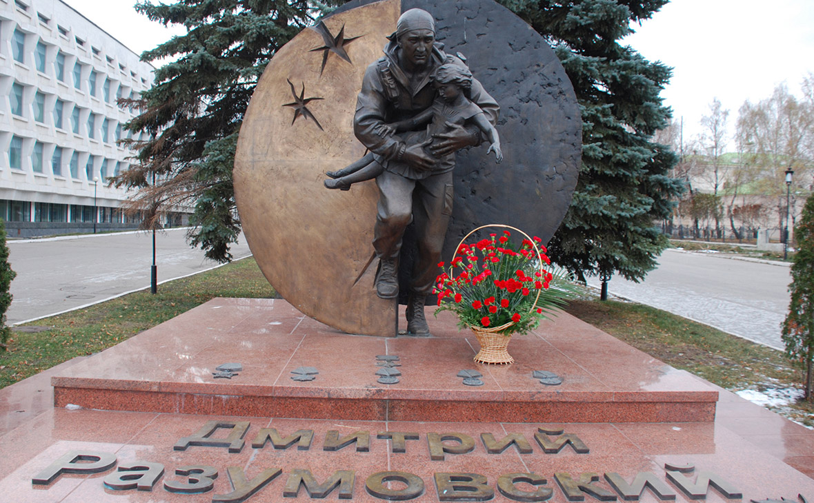 Памятник Дмитрию Разумовскому в Ульяновске.