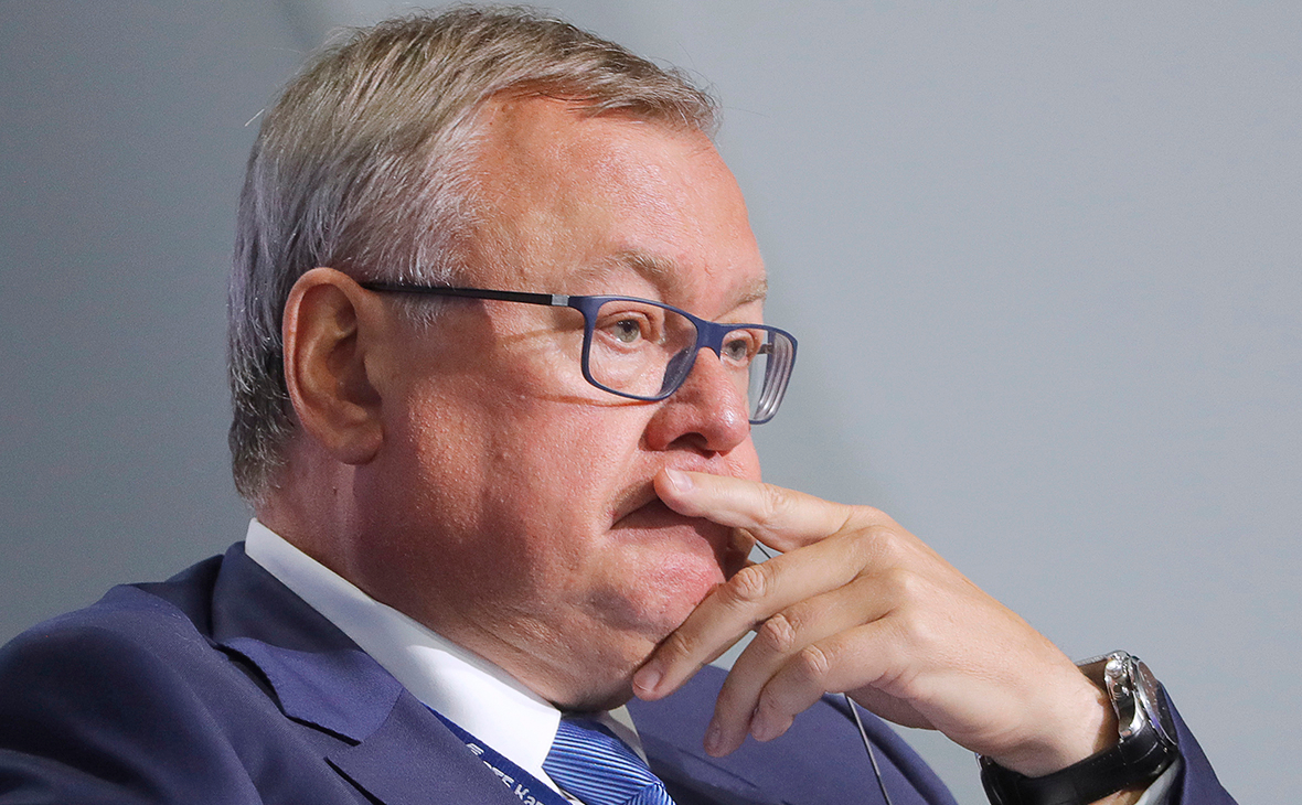 Андрей Костин