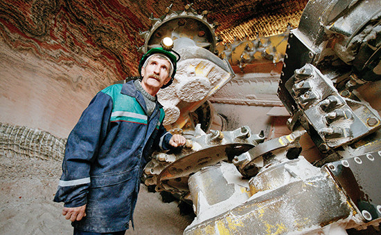 Горный комбайн в калийной шахте ОАО «Уралкалий»