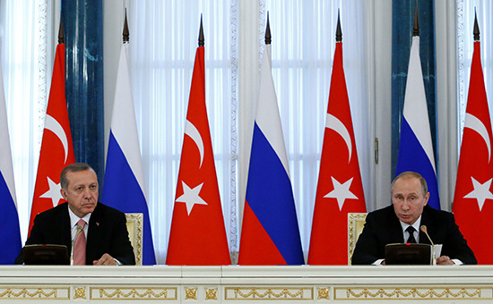 Президент Турции Реджеп Эрдоган (слева) и президент России Владимир Путин во время встречи в Санкт-Петербурге, 9 августа 2016 года


