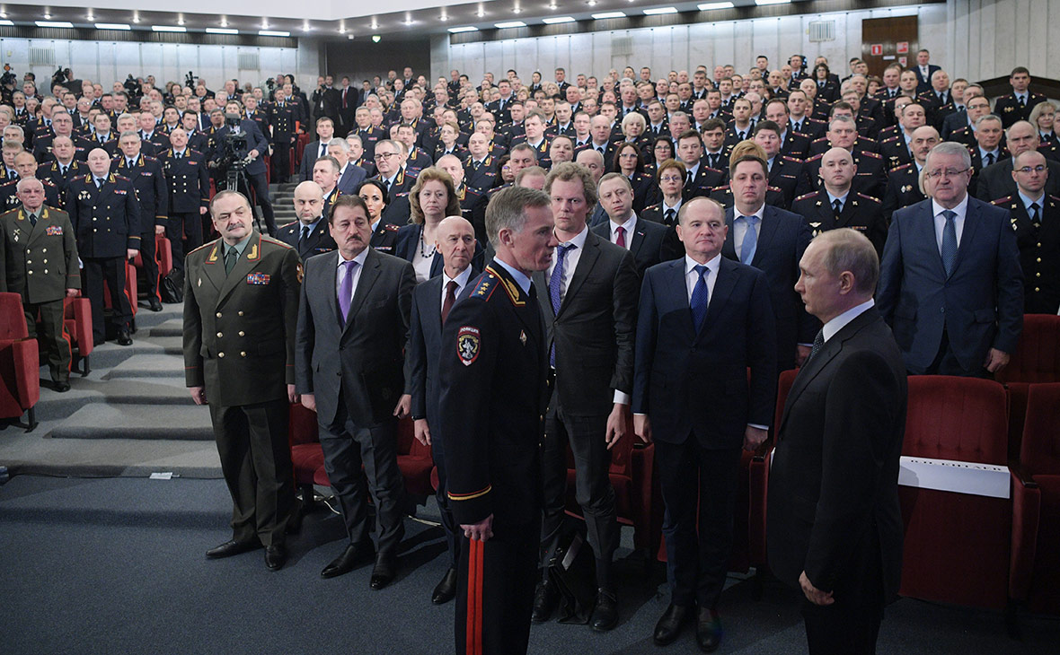Владимир Путин на ежегодном расширенном заседании коллегии МВД


