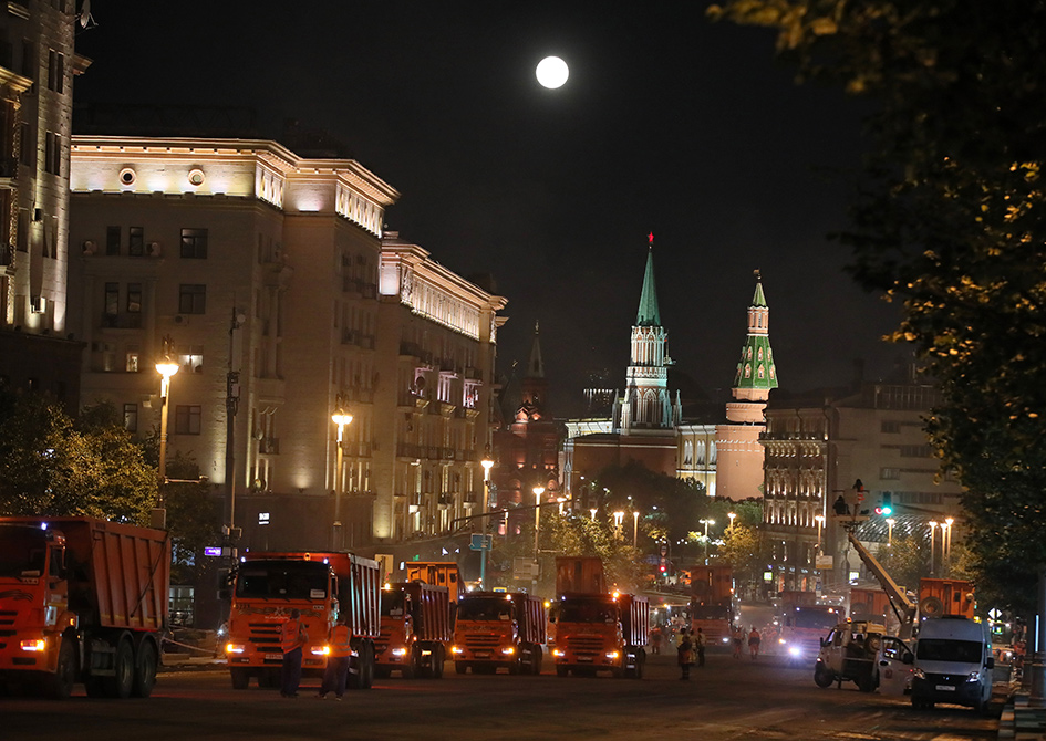Во время работ по ремонту дорожного полотна на участке Тверской улицы от Моховой улицы до Настасьинского переулка