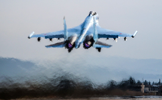 Истребитель Су-35 на аэродроме авиабазы Хмеймим, Сирия, февраль 2016 года