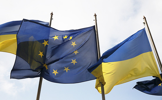 Флаги ЕС и Украины