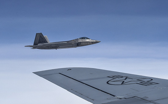 Американский истребитель F-22 Raptor